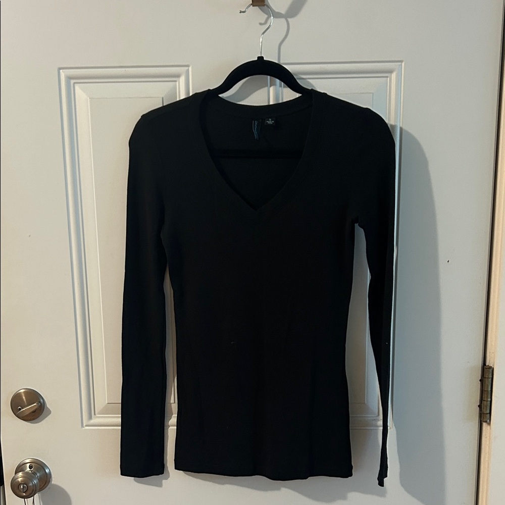 Cynthia Rowley Classic Black Long Sleeve V-Neck Top